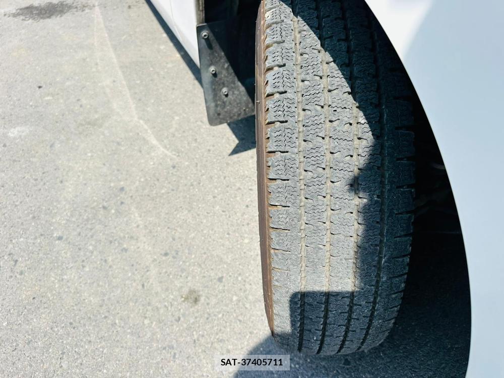 Nissan NV350 Caravan 2020-02 7499040-32