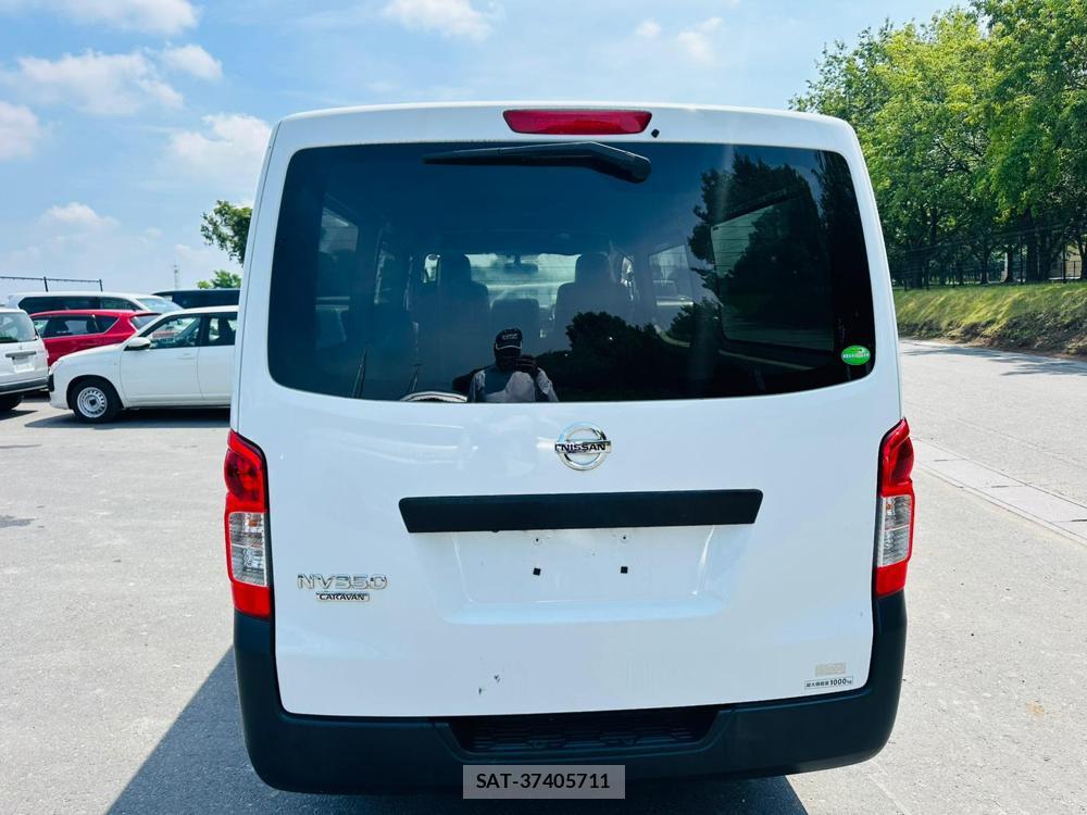Nissan NV350 Caravan 2020-02 7499040-3