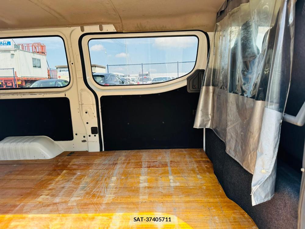 Nissan NV350 Caravan 2020-02 7499040-8