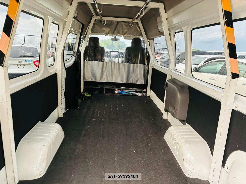 Nissan NV350 Caravan 2020-12 8311385-21