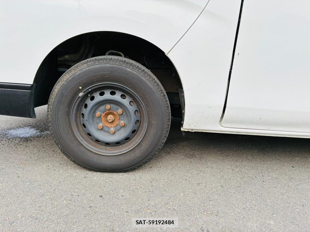 Nissan NV350 Caravan 2020-12 8311385-27