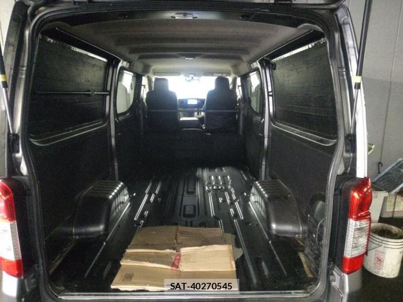 Nissan NV350 Caravan 2020 1068884-5