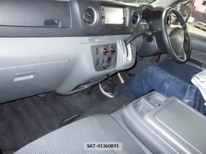 Nissan NV350 Caravan 2020 1491561-4
