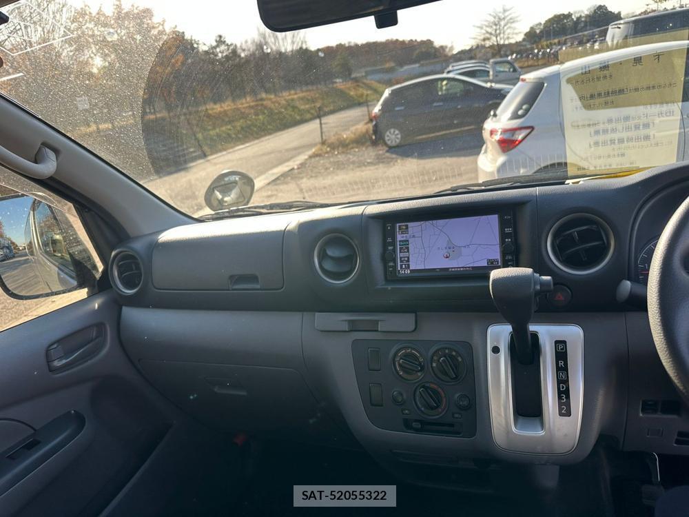 Nissan NV350 Caravan 2020 1491562-17