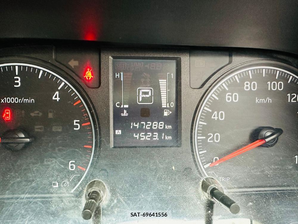 Nissan NV350 Caravan 2020 4853726-13