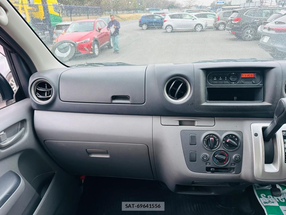 Nissan NV350 Caravan 2020 4853726-15