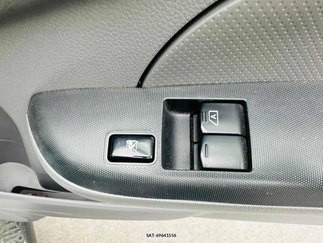 Nissan NV350 Caravan 2020 4853726-19