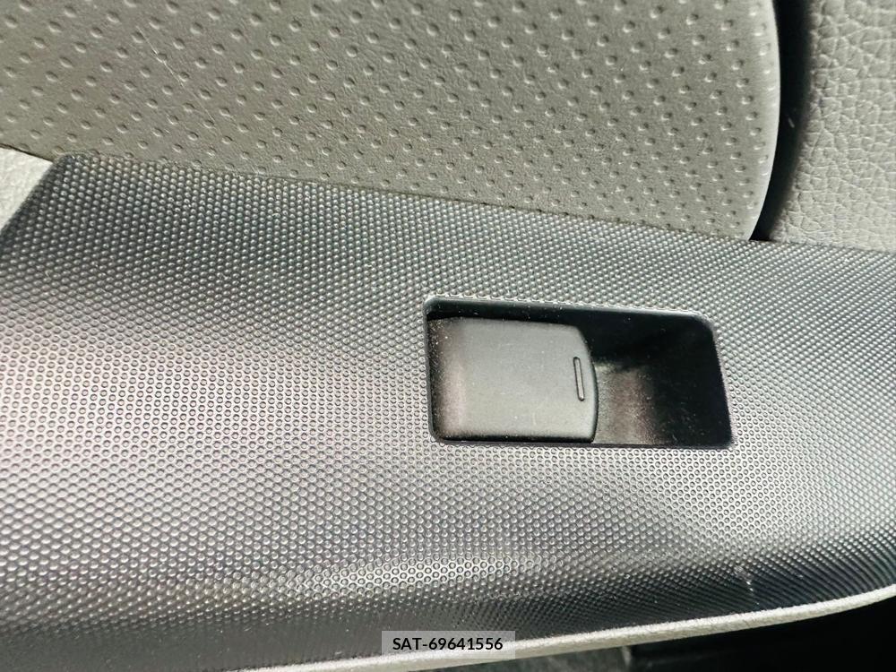 Nissan NV350 Caravan 2020 4853726-21