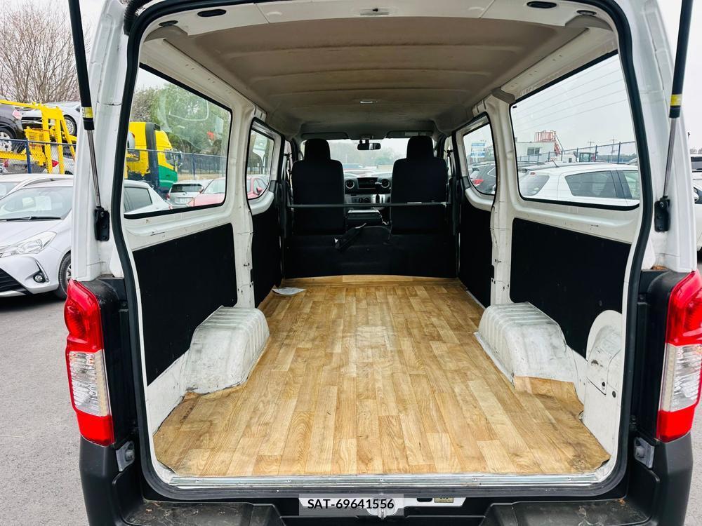 Nissan NV350 Caravan 2020 4853726-23