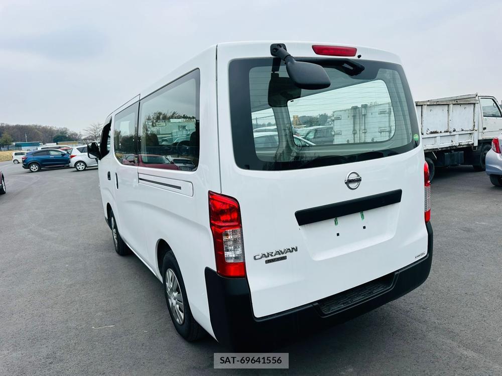 Nissan NV350 Caravan 2020 4853726-2