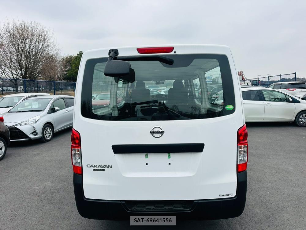 Nissan NV350 Caravan 2020 4853726-3