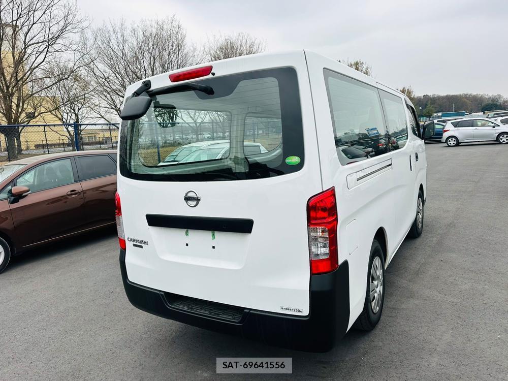 Nissan NV350 Caravan 2020 4853726-4