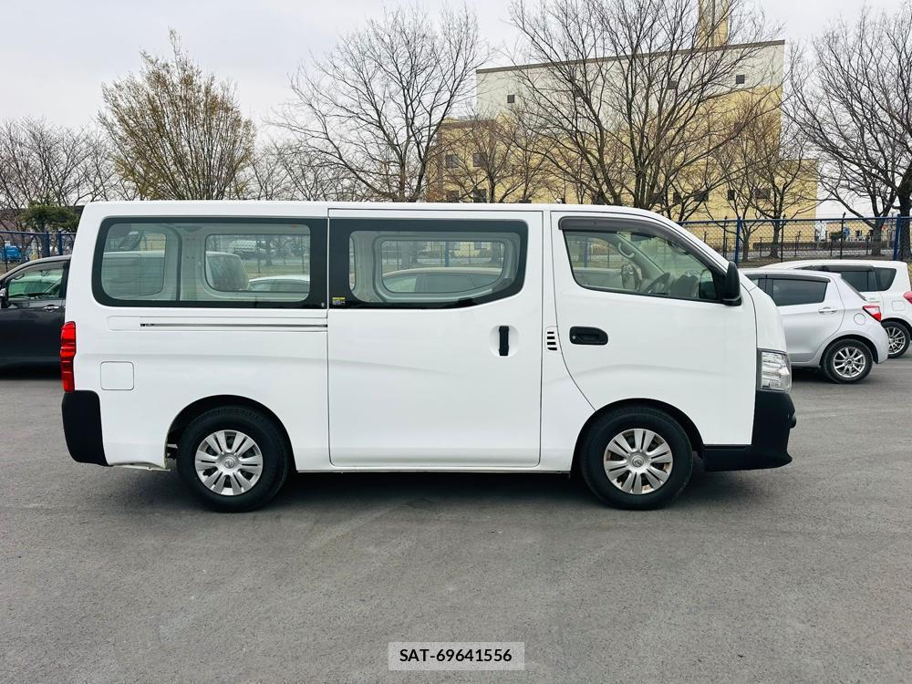 Nissan NV350 Caravan 2020 4853726-5