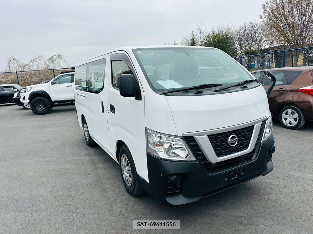 Nissan NV350 Caravan 2020 4853726-6