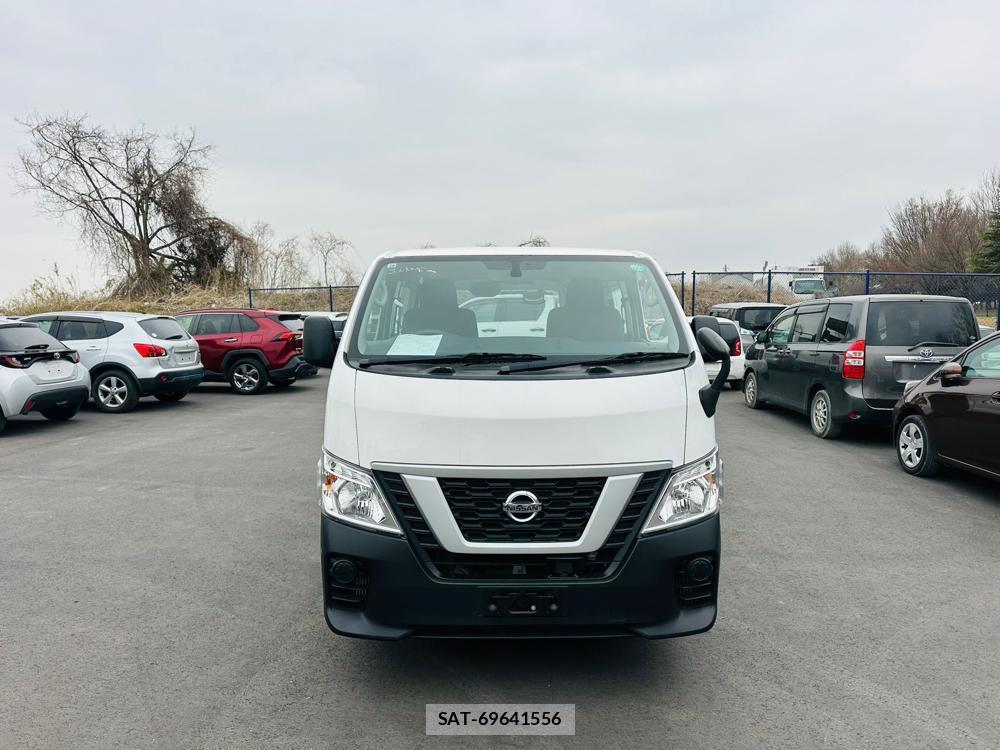 Nissan NV350 Caravan 2020 4853726-7