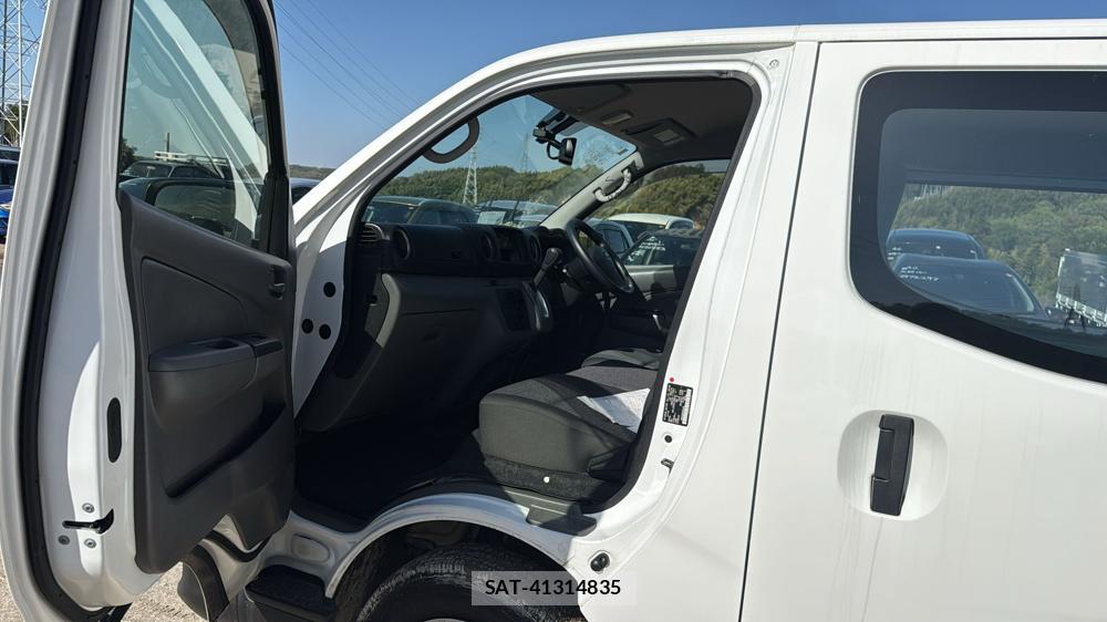 Nissan NV350 Caravan 2020 5849568-10