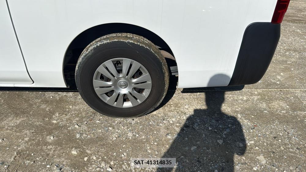 Nissan NV350 Caravan 2020 5849568-23