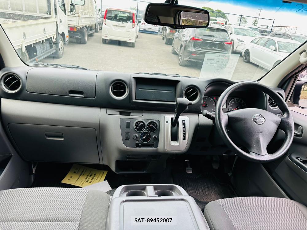 Nissan NV350 Caravan 2020 6958497-12
