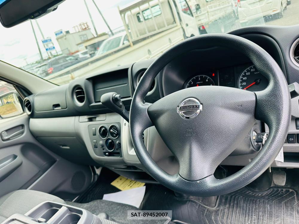 Nissan NV350 Caravan 2020 6958497-14
