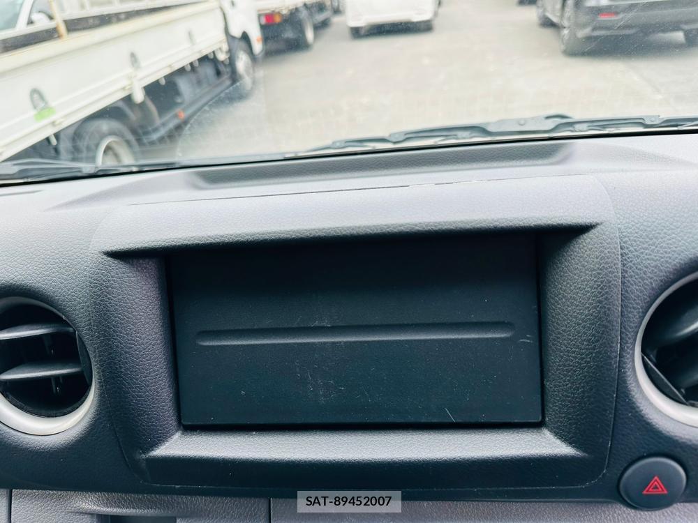 Nissan NV350 Caravan 2020 6958497-18