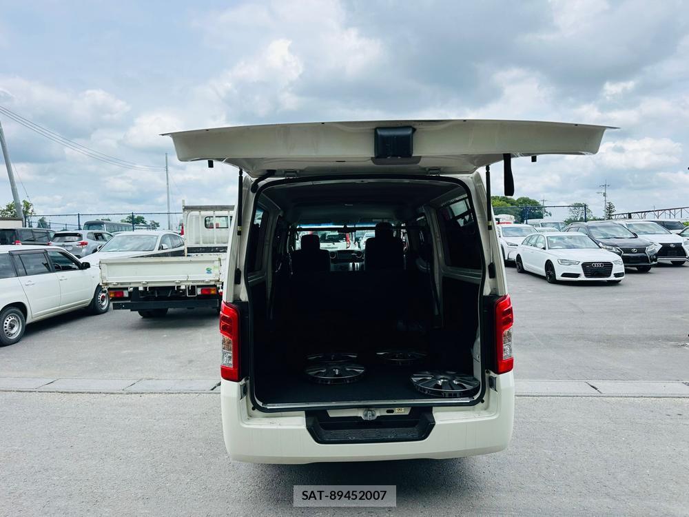 Nissan NV350 Caravan 2020 6958497-26