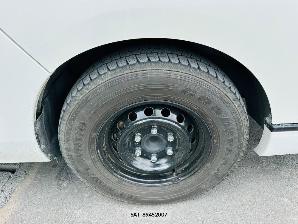 Nissan NV350 Caravan 2020 6958497-28