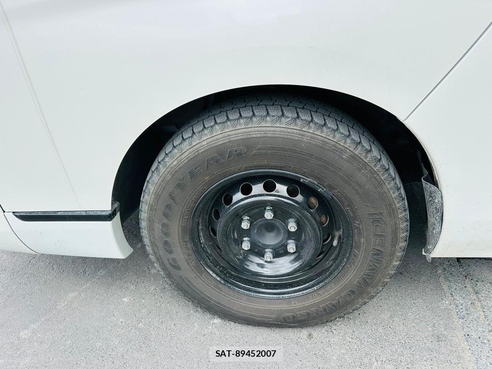 Nissan NV350 Caravan 2020 6958497-29