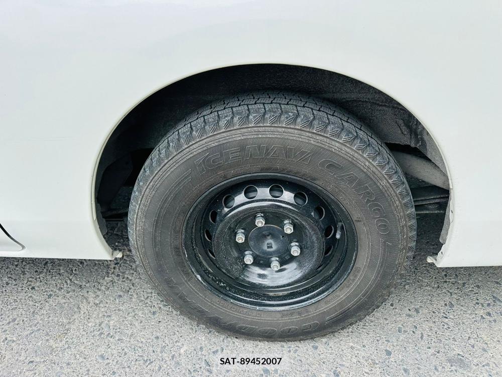 Nissan NV350 Caravan 2020 6958497-30