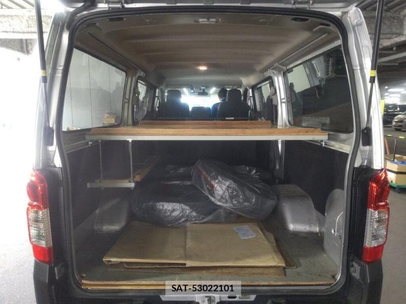 Nissan NV350 Caravan 2019-12 7533094-5