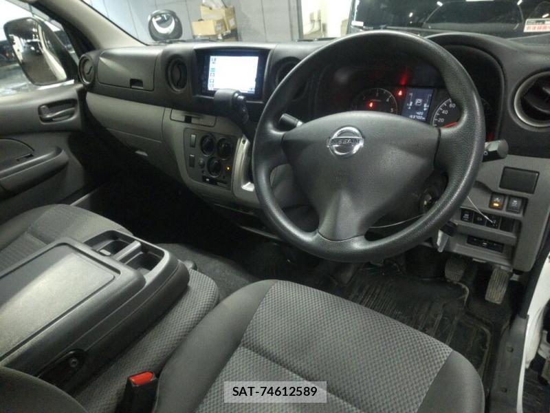 Nissan NV350 Caravan 2020-01 7738520-4