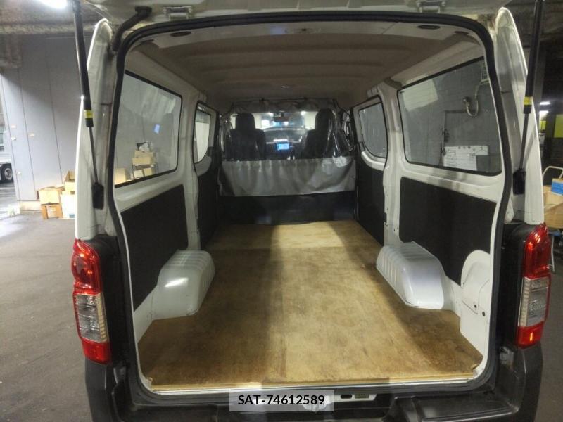 Nissan NV350 Caravan 2020-01 7738520-5