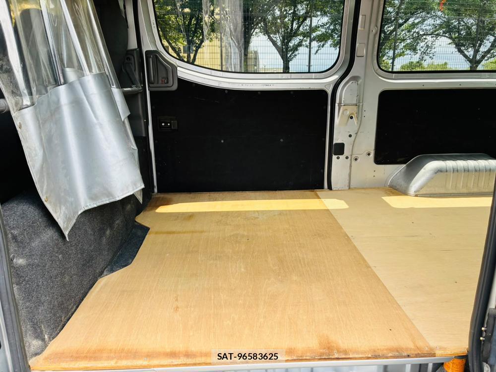 Nissan NV350 Caravan 2020-12 7970705-9