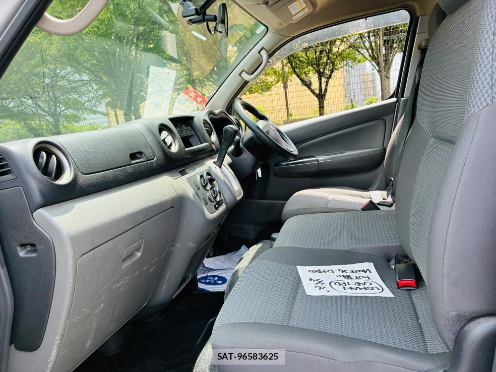 Nissan NV350 Caravan 2020-12 7970705-10