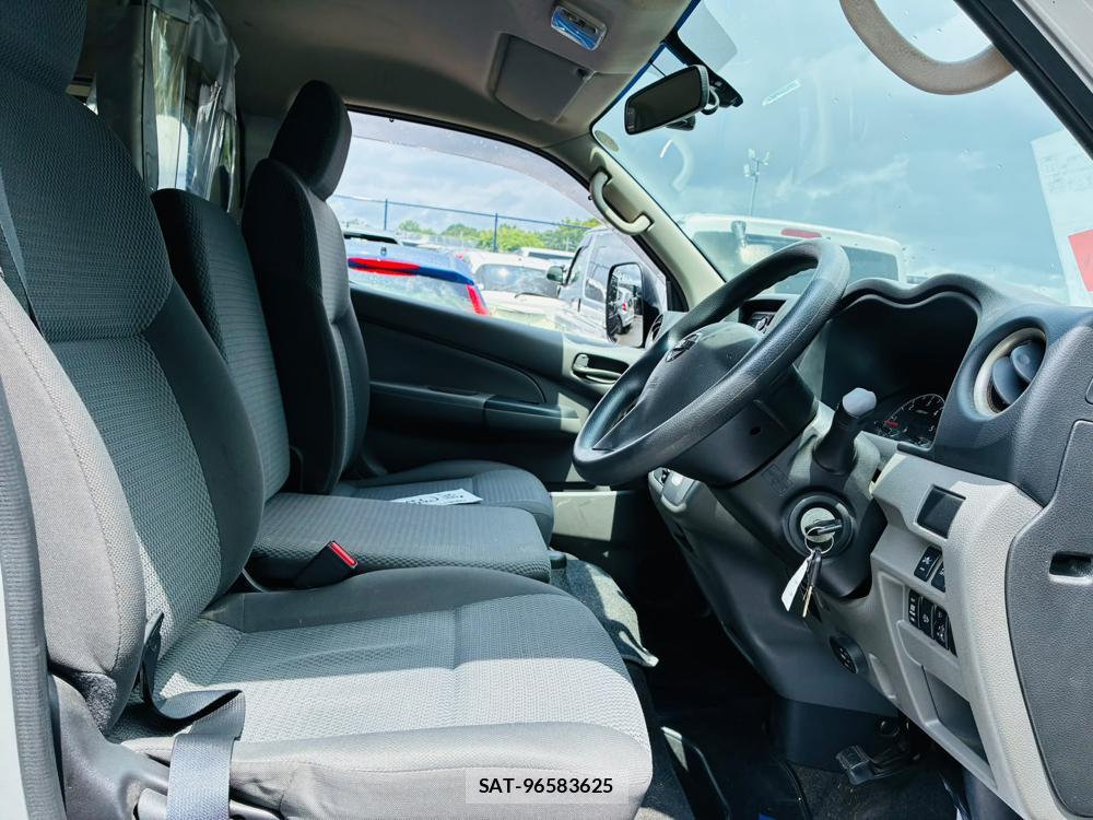 Nissan NV350 Caravan 2020-12 7970705-11