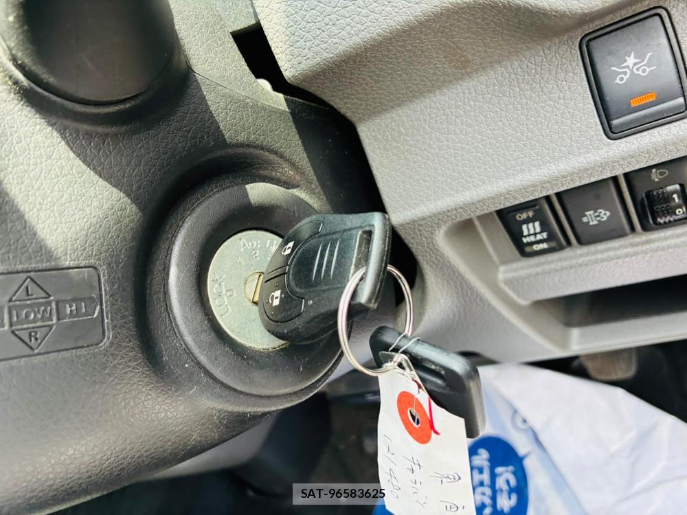 Nissan NV350 Caravan 2020-12 7970705-12