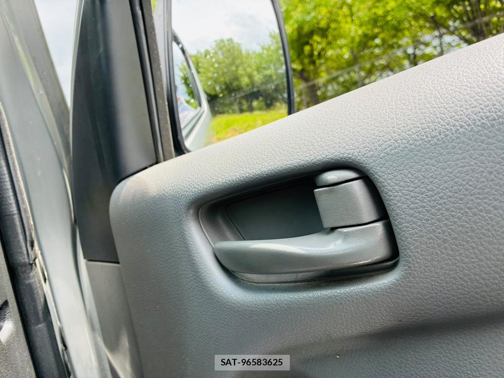 Nissan NV350 Caravan 2020-12 7970705-18