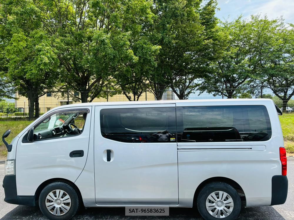 Nissan NV350 Caravan 2020-12 7970705-1