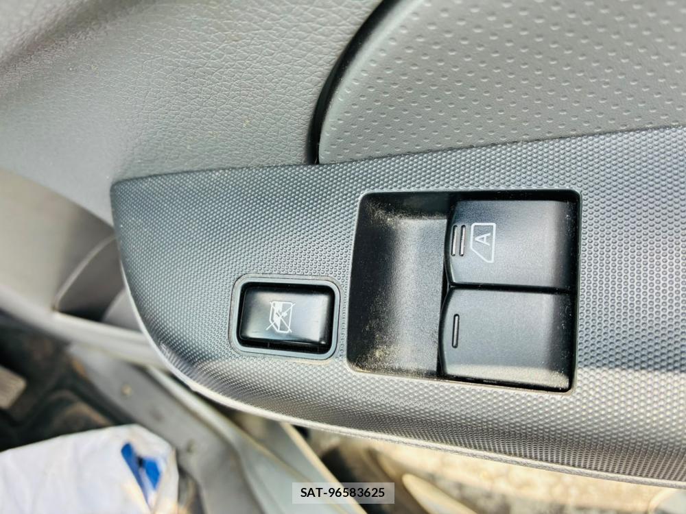 Nissan NV350 Caravan 2020-12 7970705-20