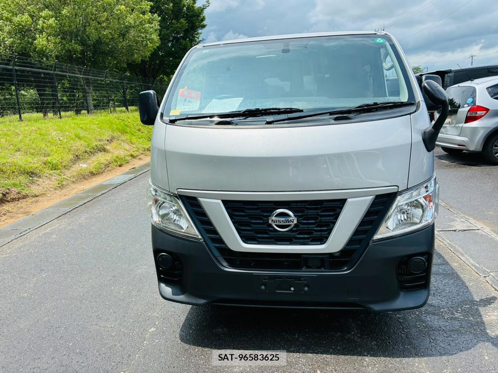 Nissan NV350 Caravan 2020-12 7970705-7
