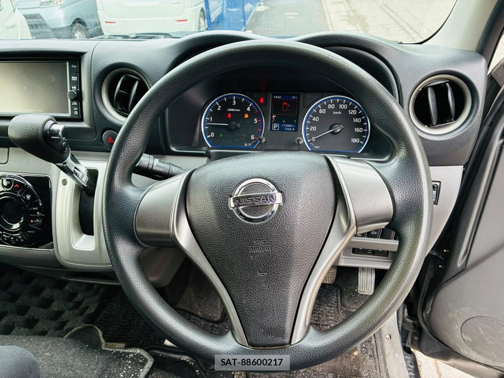 Nissan NV350 Caravan 2019-12 8665585-14