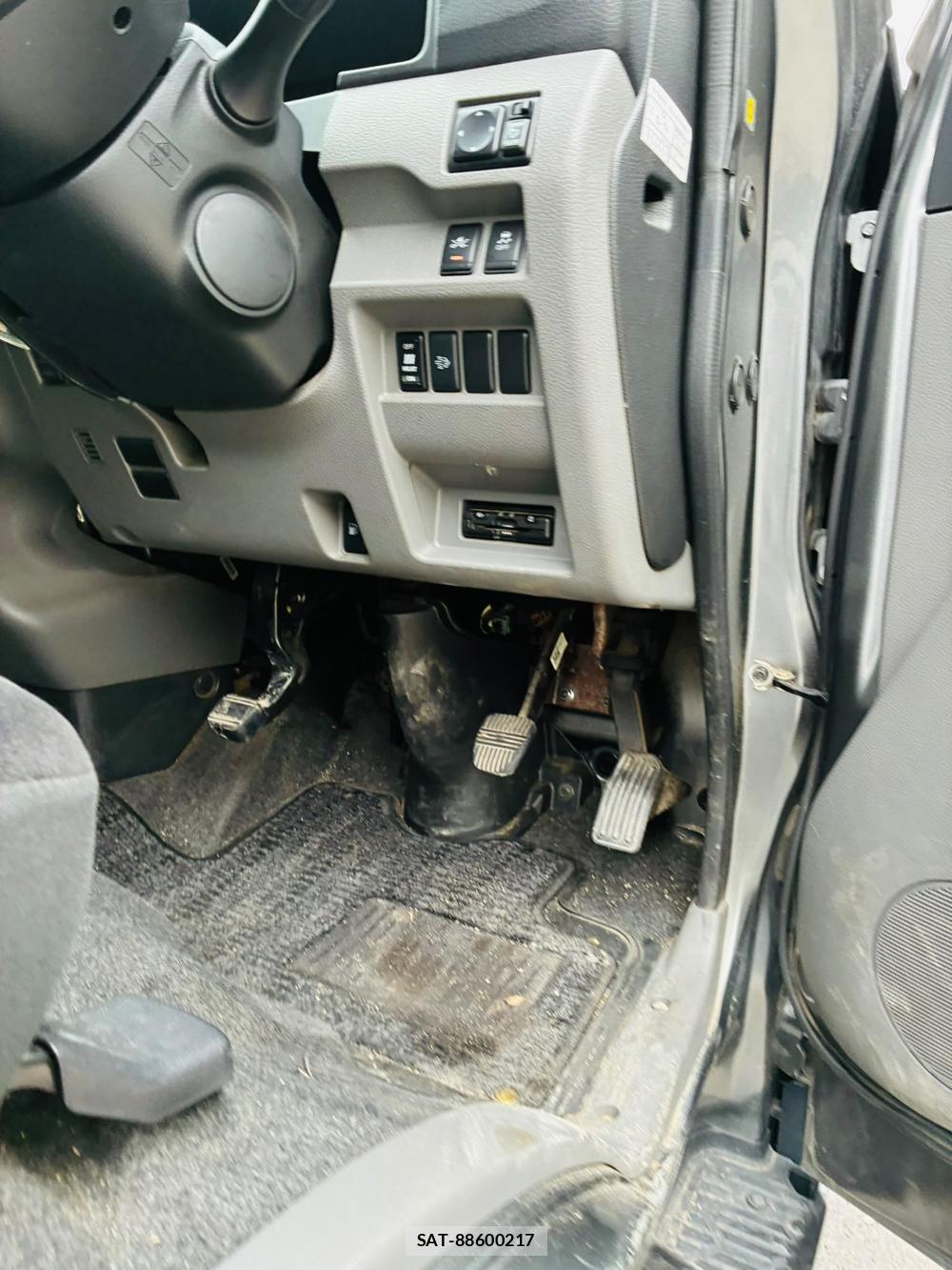 Nissan NV350 Caravan 2019-12 8665585-16