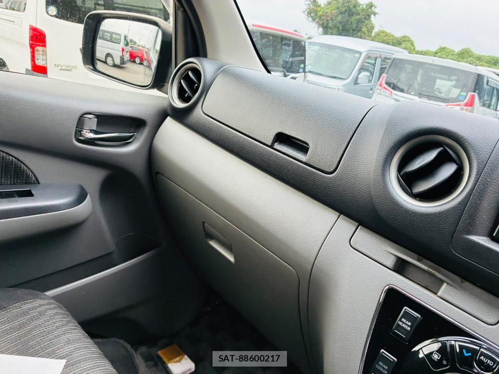 Nissan NV350 Caravan 2019-12 8665585-18