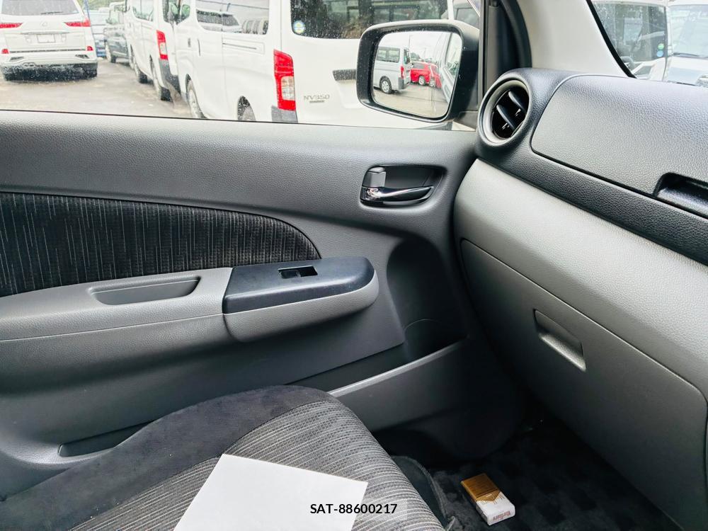 Nissan NV350 Caravan 2019-12 8665585-22