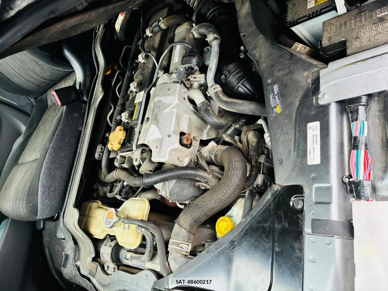 Nissan NV350 Caravan 2019-12 8665585-32
