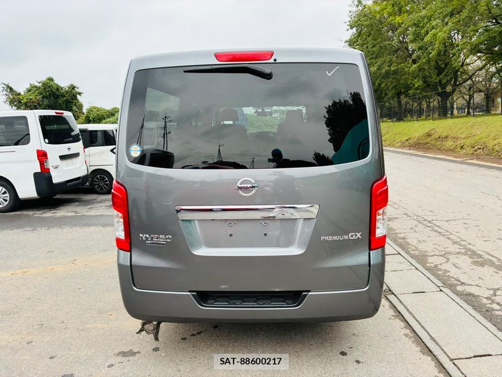 Nissan NV350 Caravan 2019-12 8665585-3