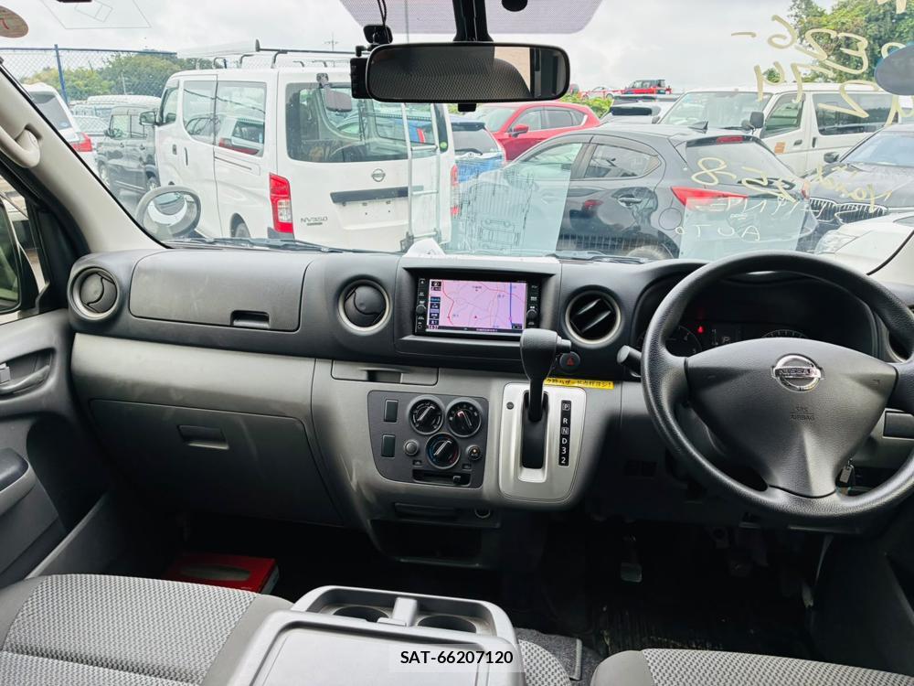 Nissan NV350 Caravan 2019-07 8484643-12