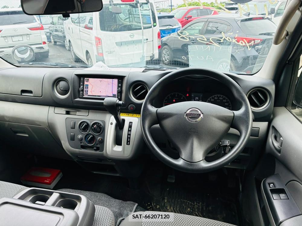 Nissan NV350 Caravan 2019-07 8484643-13