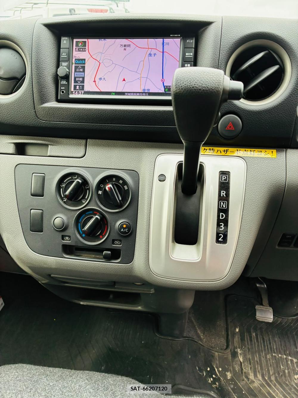 Nissan NV350 Caravan 2019-07 8484643-20