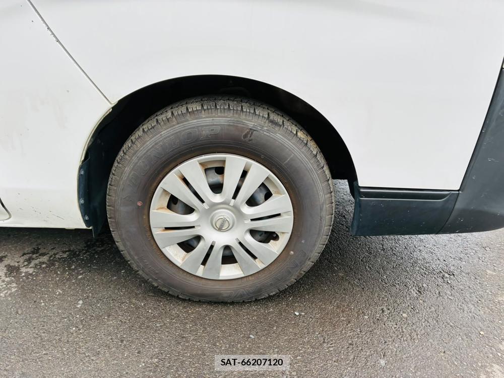 Nissan NV350 Caravan 2019-07 8484643-28