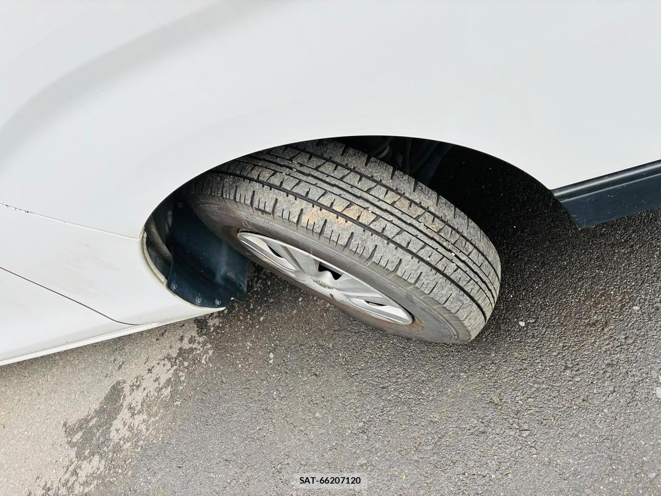 Nissan NV350 Caravan 2019-07 8484643-32